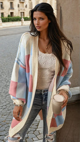 Cardigan bleu clair à carreaux, épaules tombantes *