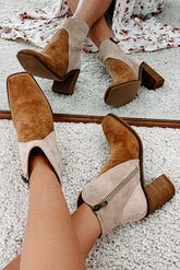 Bottes camel bicolores en suédine à bout carré et talon large