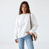 Sudadera blanca unida en cuello grande