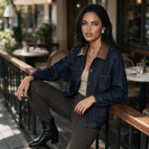 Veste en jean bleu marine à col contrastant et surpiqûres