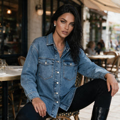 Veste en jean bleu à rivets et col chemise style western