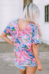 V-collar-collar t-shirt and pink floral print