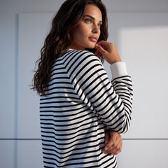 Blood-striped lights, raglan sleeves, side slits
