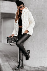 Doudoune blanche matelassée à capuche et zippée-A WOMAN WE LOVE