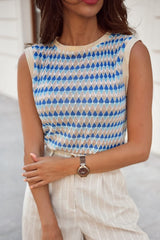 Round neck fitting sweater *