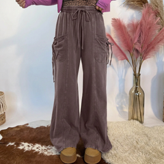 Pantalon cargo marron en coton délavé à taille élastiquée et cordon