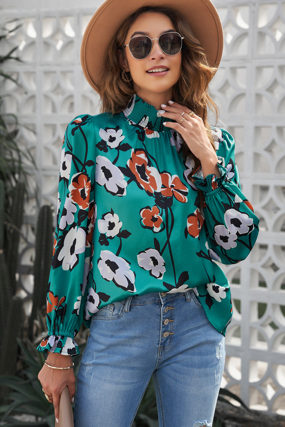 Blouse smockée à col montant et imprimé floral-A WOMAN WE LOVE