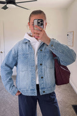 Veste en jean bleu ciel à pois et poches plaquées