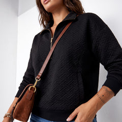 Sudadera negra con cuello semi-fermited texturizado