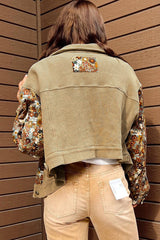 Khaki buttoned jacket in spurred knitting with floral print and patchwork