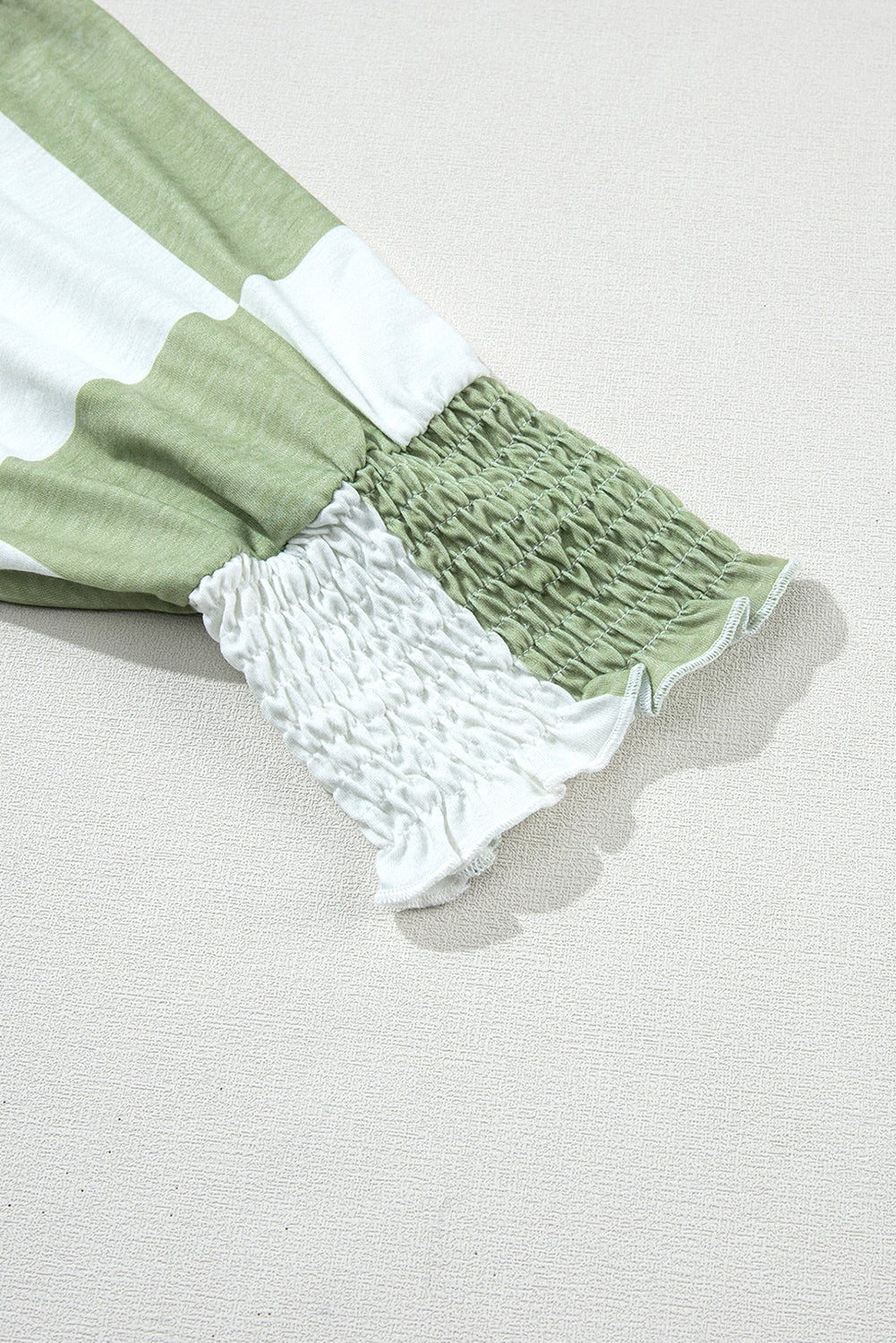 Blouse vert herbe mélangée à carreaux et poignets froncés-A WOMAN WE LOVE