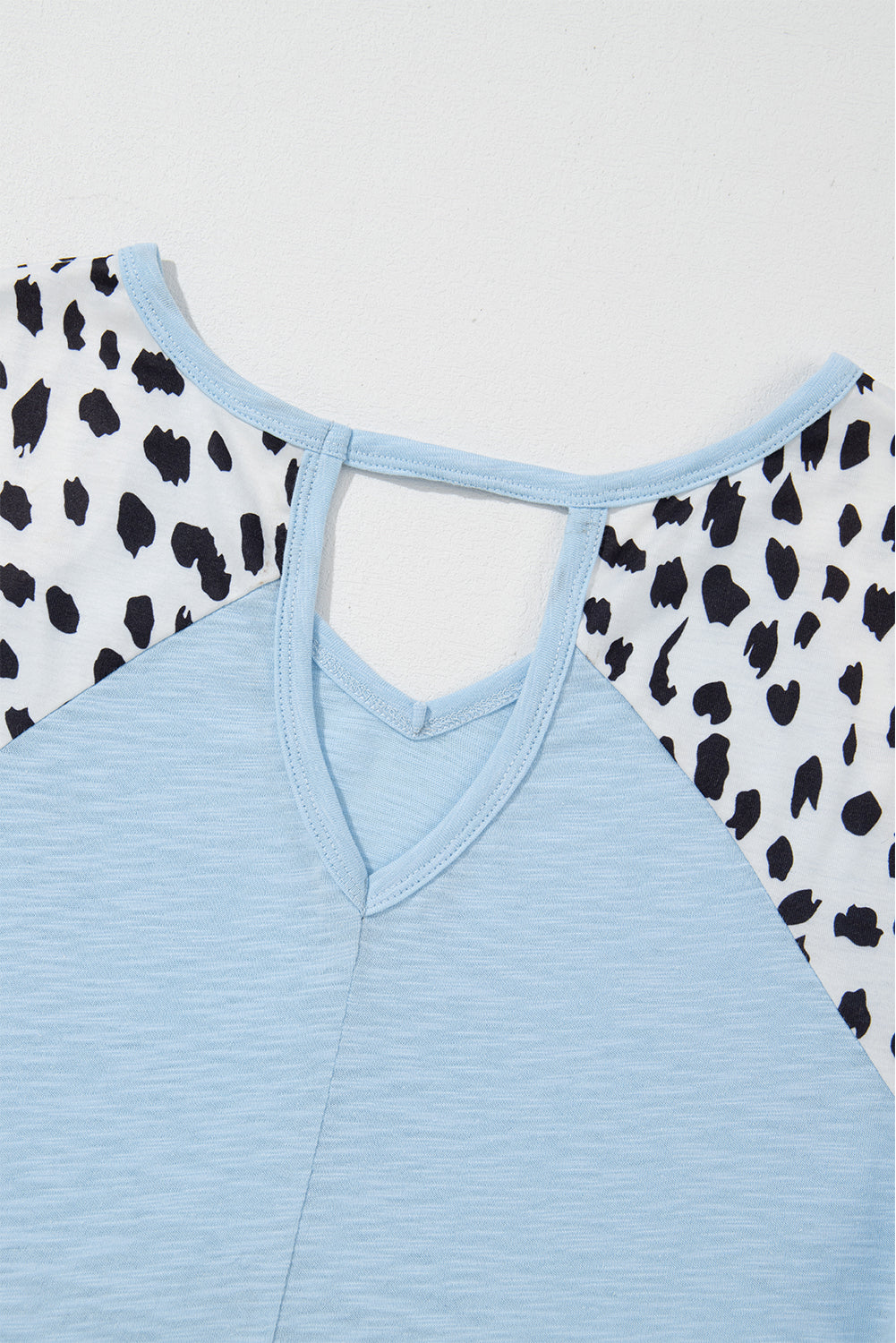 Blouse à col en V et manches-A WOMAN WE LOVE