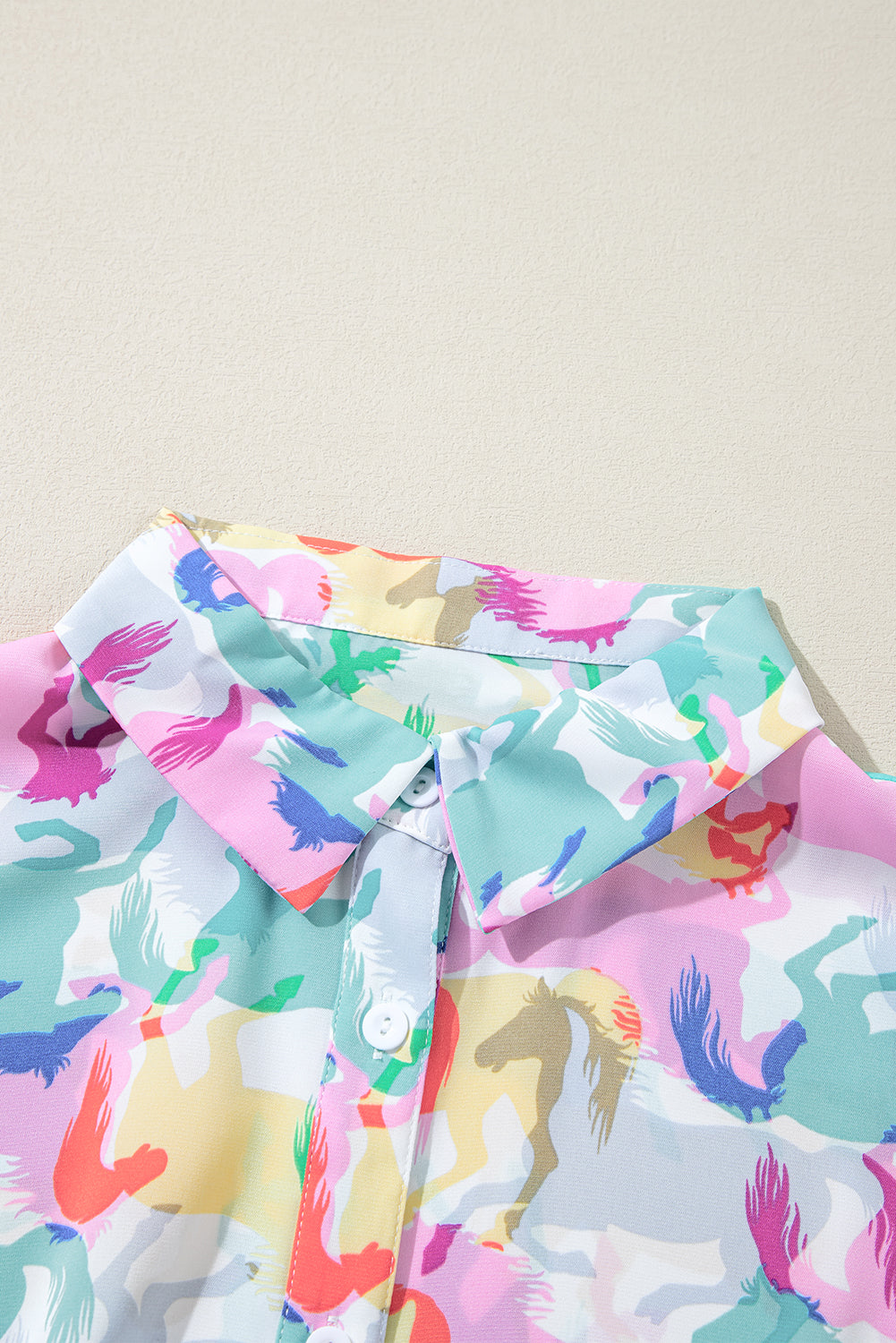 Chemise décontractée boutonnée à manches longues imprimée cheval coloré blanc-A WOMAN WE LOVE