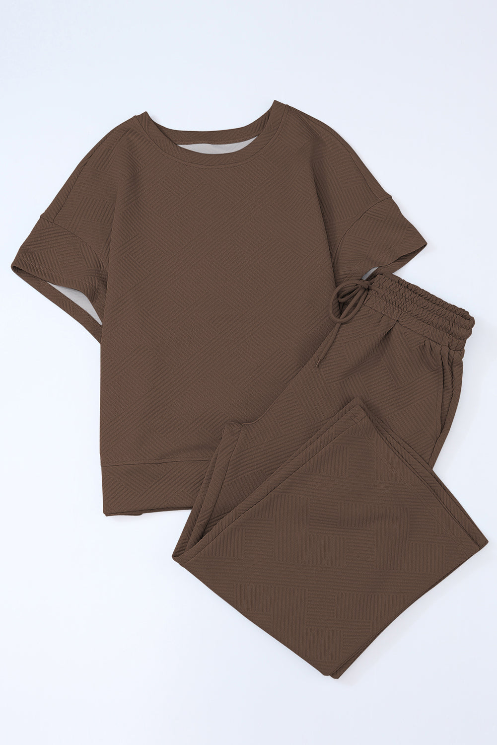 Conjunto de camiseta holgada con textura marrón y pantalón con cordón