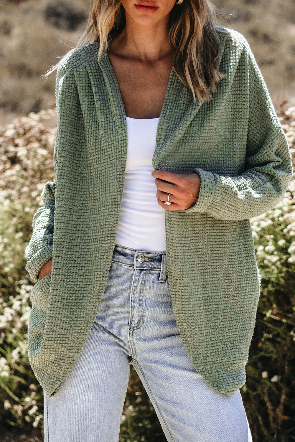 Cardigan ouvert sur le devant en tricot gaufré Laurel Green-A WOMAN WE LOVE