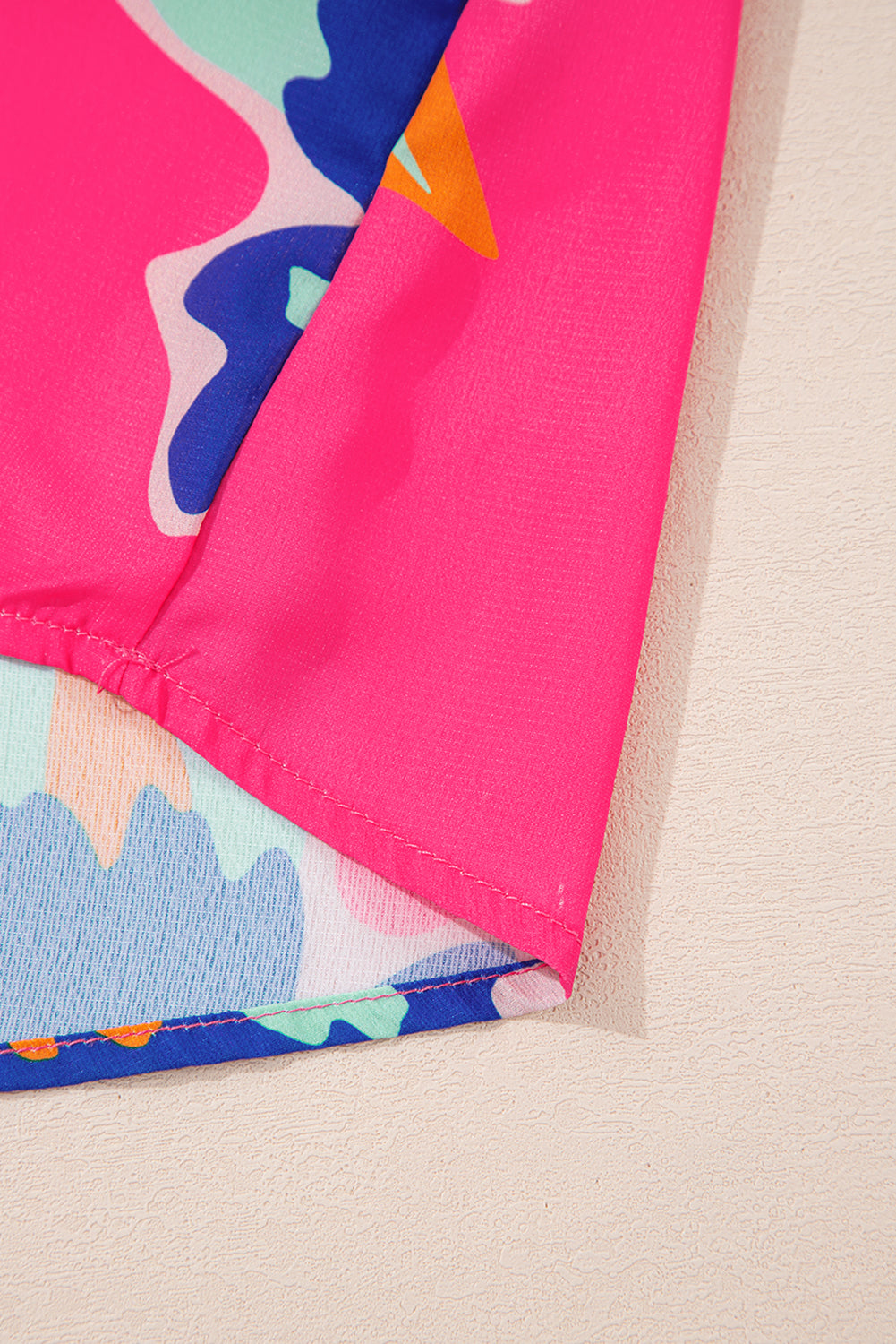 Chemisier à motif floral rose, col en V, manches ballon, grande taille-A WOMAN WE LOVE