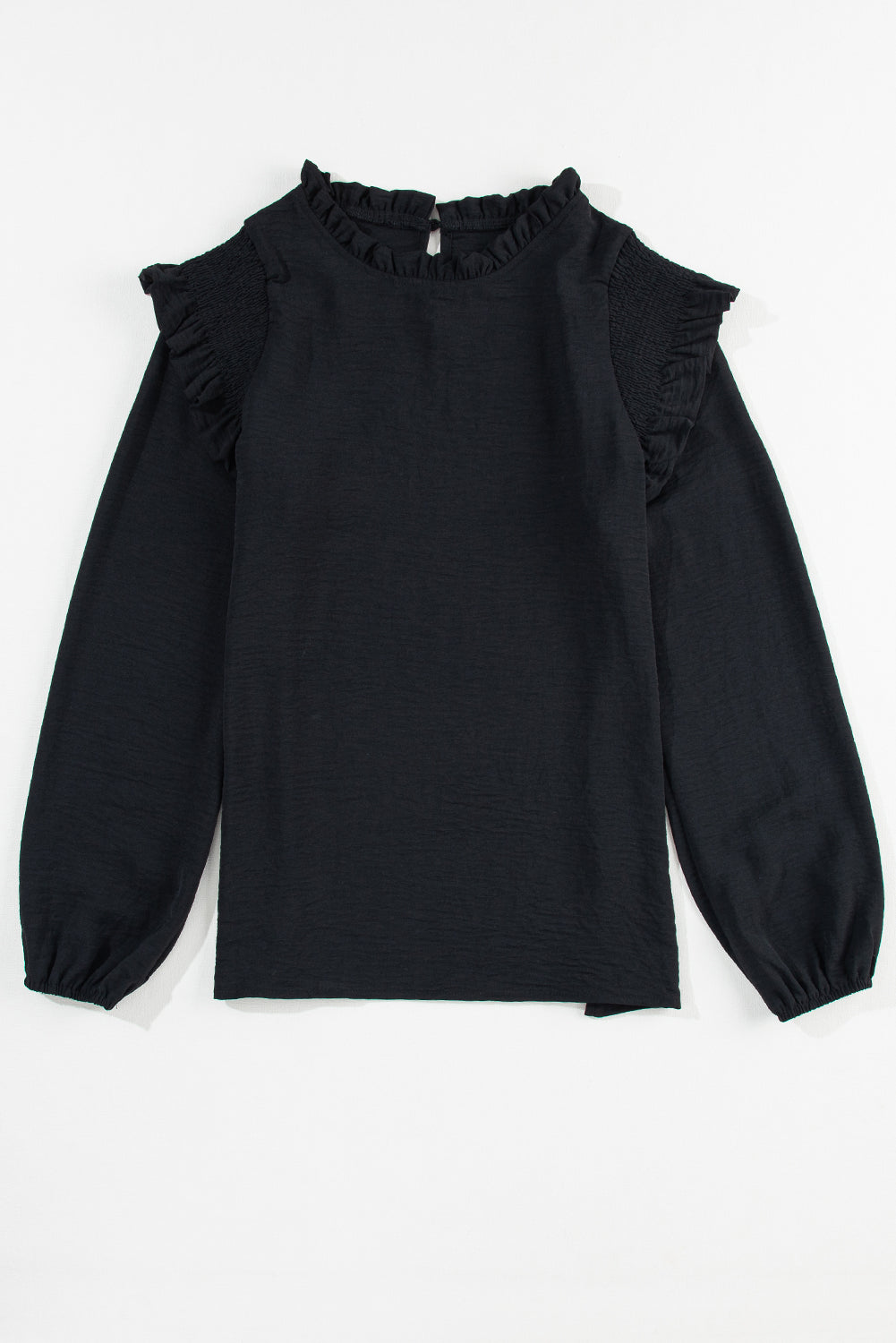 Chemisier noir à manches bouffantes et bordure à volants et col à volants-A WOMAN WE LOVE