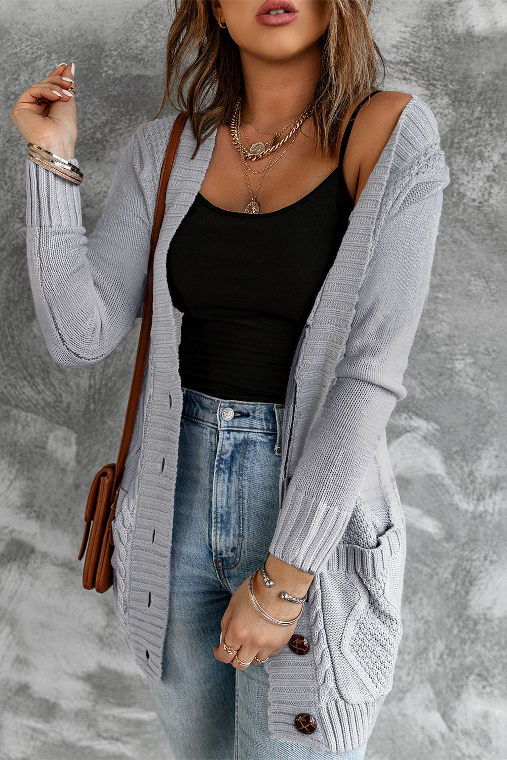 Cardigan gris avec poche avant et fermeture à boutons-A WOMAN WE LOVE