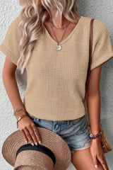T-shirt with rolled up sleeve and knitted knitting with oat