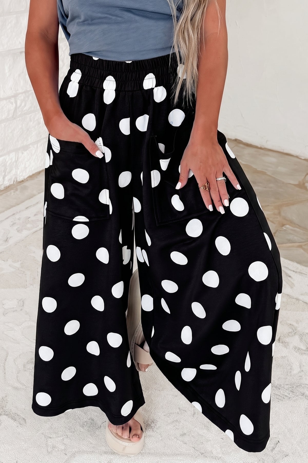 Pantalon large à pois, taille élastiquée et poches plaquées