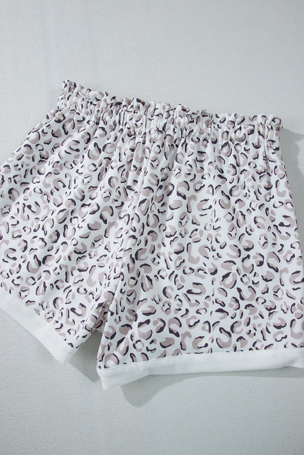 Ensemble sweat à capuche et short léopard classique blanc-A WOMAN WE LOVE