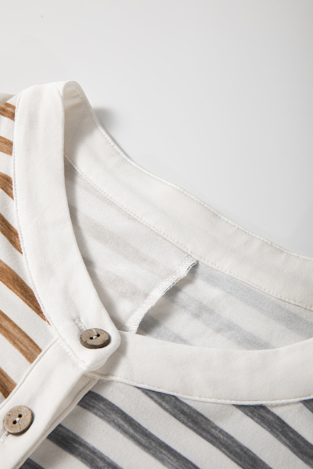 Combinaison à rayures grises grande taille boutonnée sans manches à jambe large-A WOMAN WE LOVE