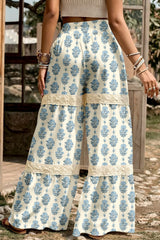 Pantalon large bleu ciel fleuri à empiècements en dentelle