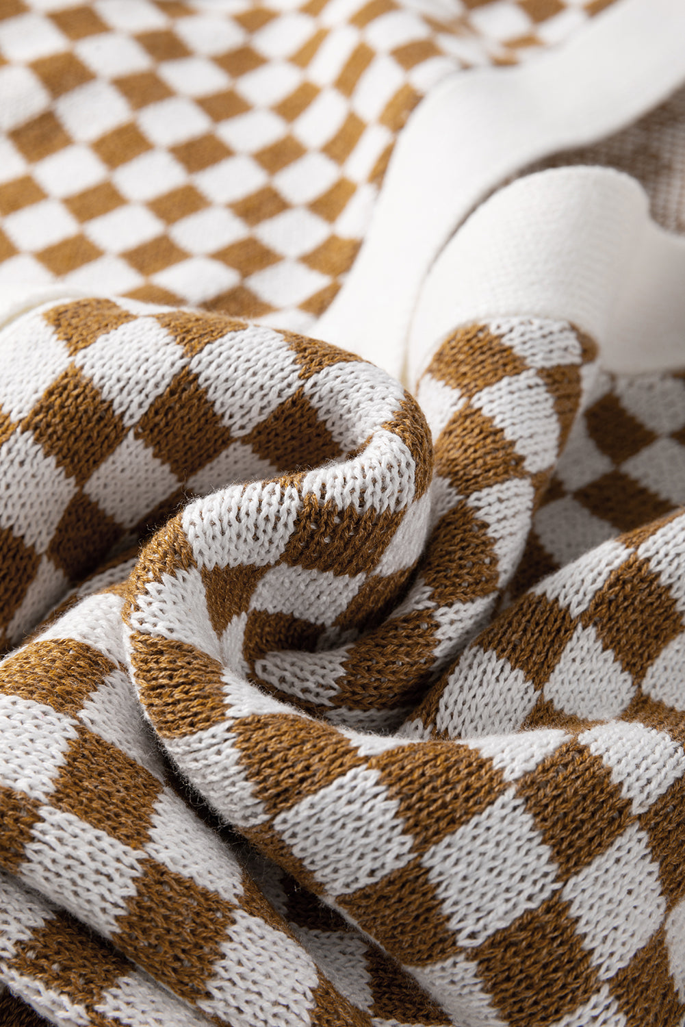 Cardigan marron à col en V boutonné et rayé à carreaux-A WOMAN WE LOVE