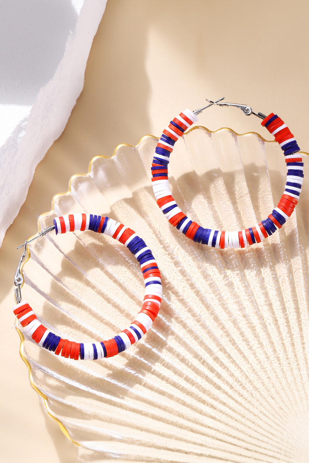 Boucles d'oreilles créoles en perles multicolores patriotiques rouges ardentes-A WOMAN WE LOVE
