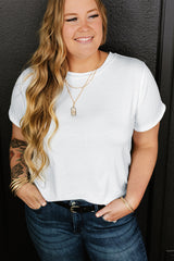 Camiseta blanca con cuello redondo y mangas enrolladas, gran tamaño