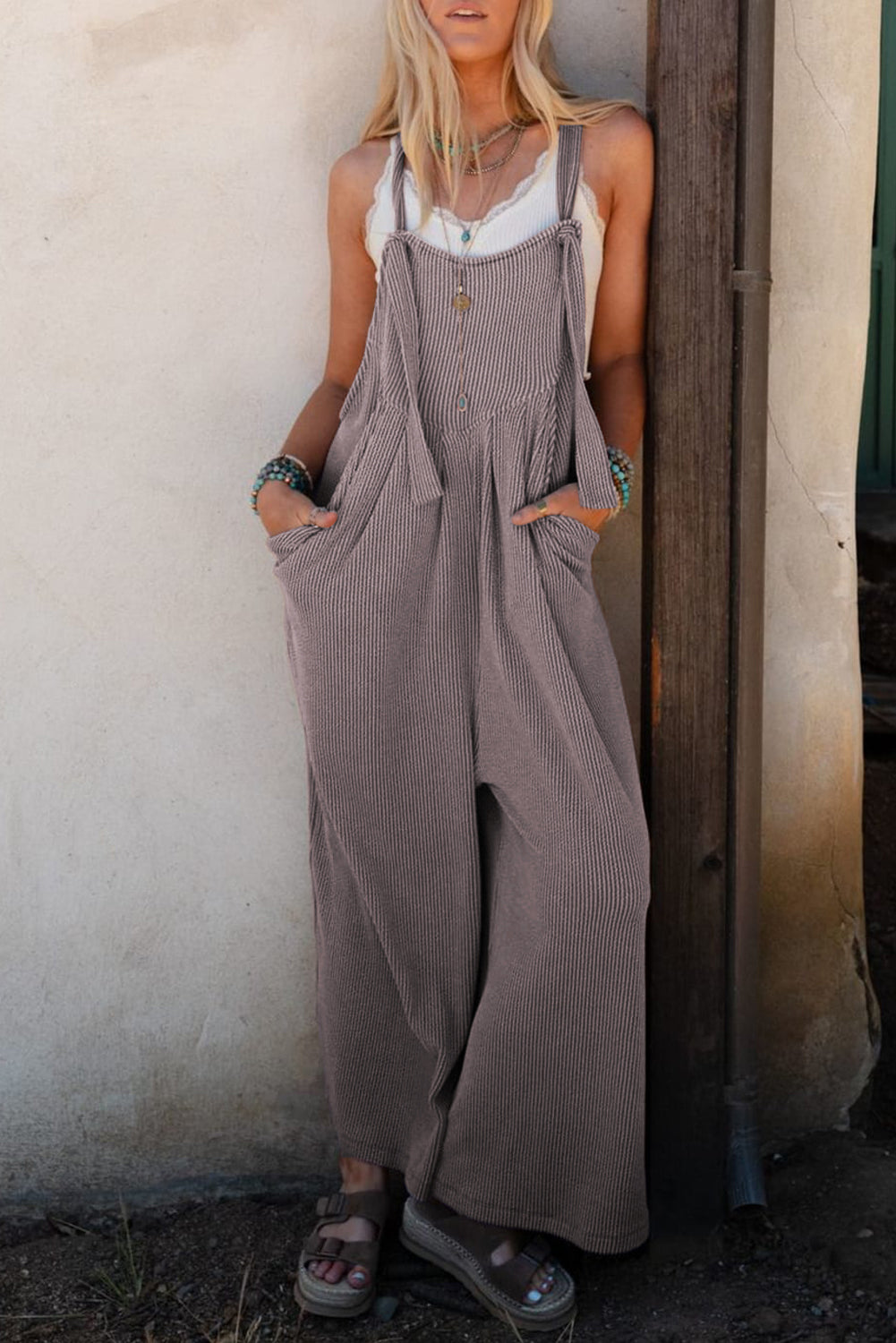 Ample overalls with adjustable straps *