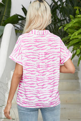 Chemisier à manches courtes et col en V à motif zèbre rose-A WOMAN WE LOVE