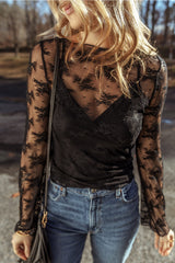 Chemisier noir à manches longues et en maille de dentelle avec épissure au crochet-A WOMAN WE LOVE