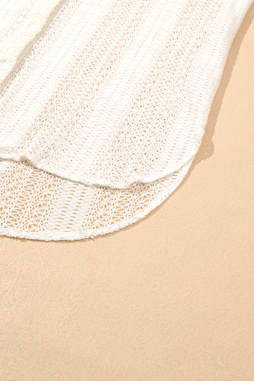 Chemise surdimensionnée tunique beige en dentelle à col au crochet-A WOMAN WE LOVE