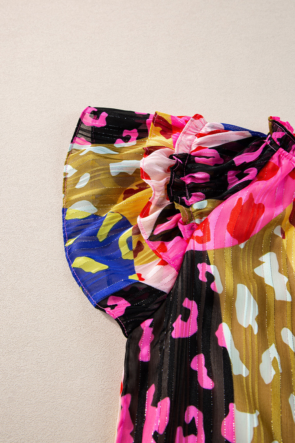 Chemisier froissée à col en V *-A WOMAN WE LOVE