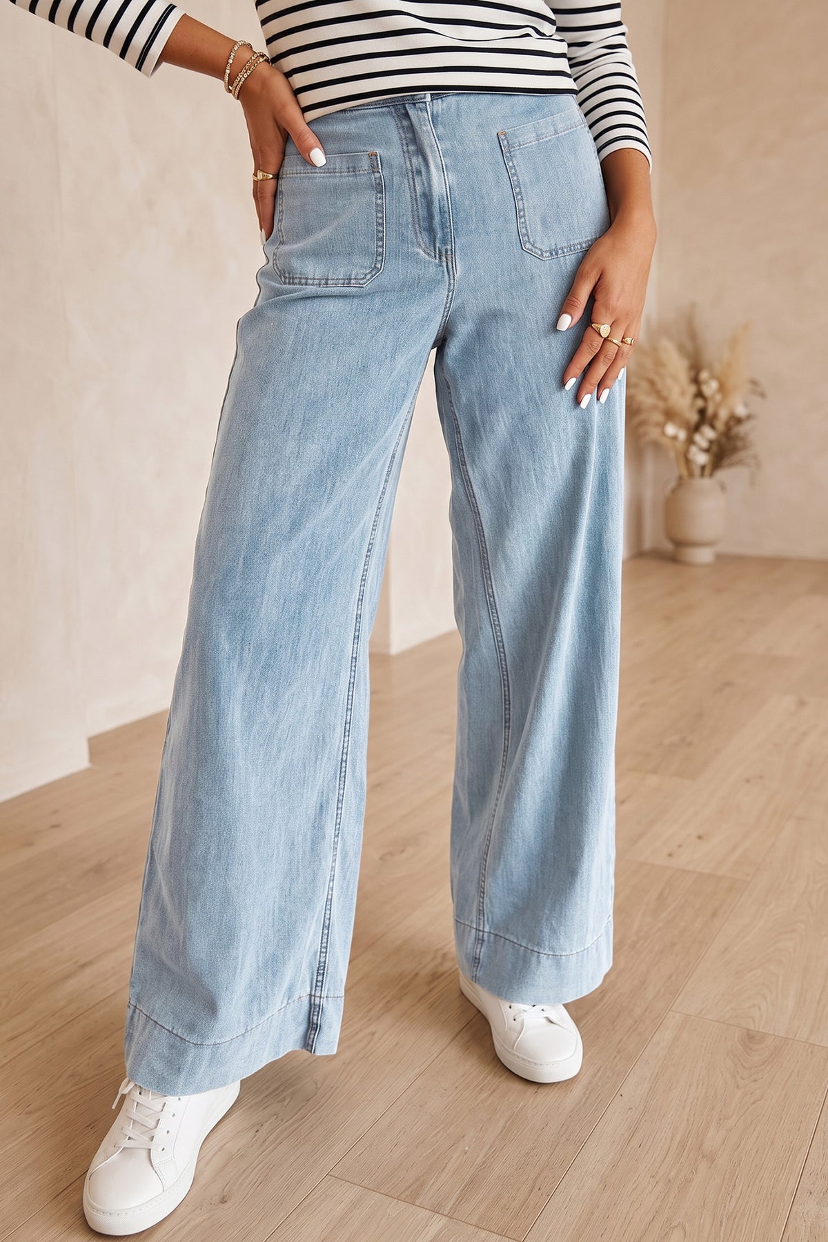 Jean bleu uni coupe regular à poches, longueur entière