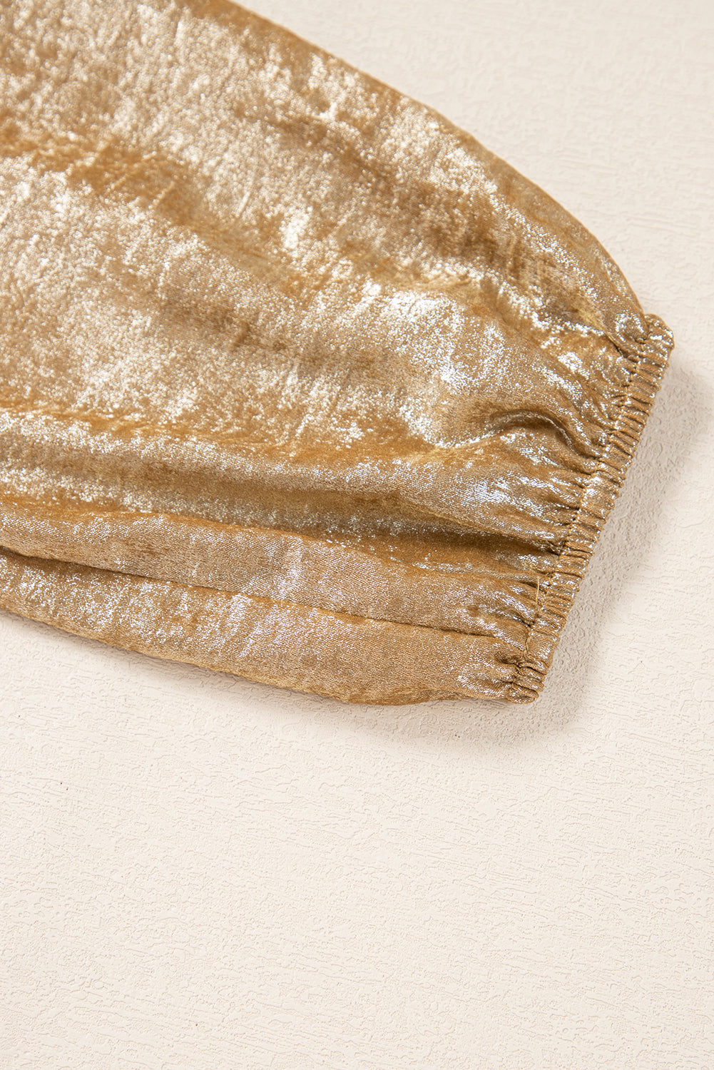 Chemisier doré avec nœud papillon sur le devant *-A WOMAN WE LOVE