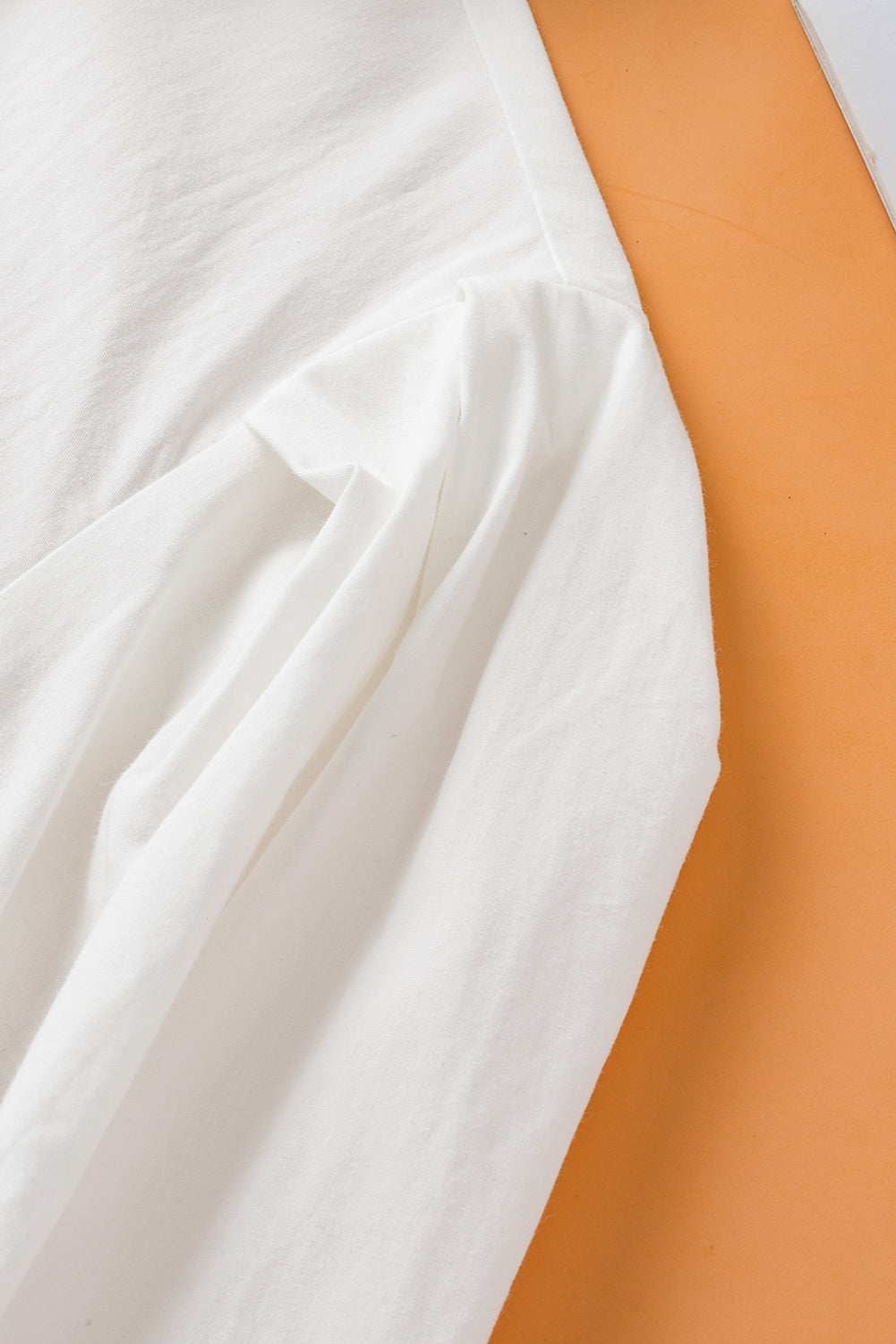 Chemise blanche à manches courtes bouffantes unies-A WOMAN WE LOVE