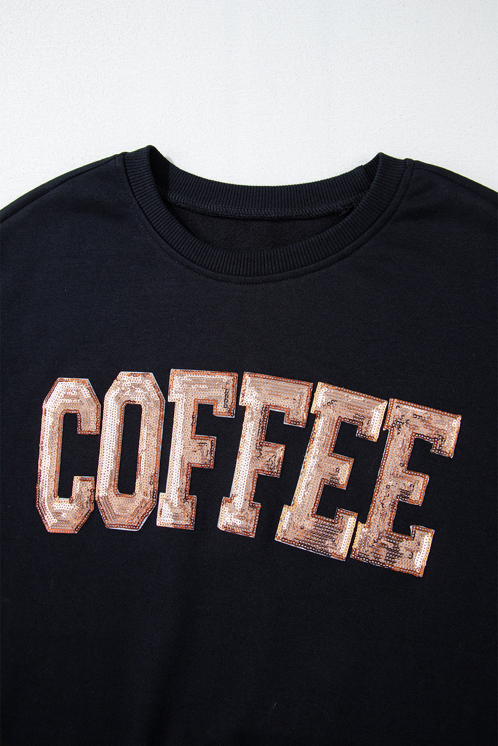 Ensemble sweat-shirt ample et short noir à paillettes COFFEE-A WOMAN WE LOVE