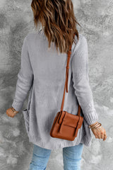 Cardigan gris avec poche avant et fermeture à boutons-A WOMAN WE LOVE