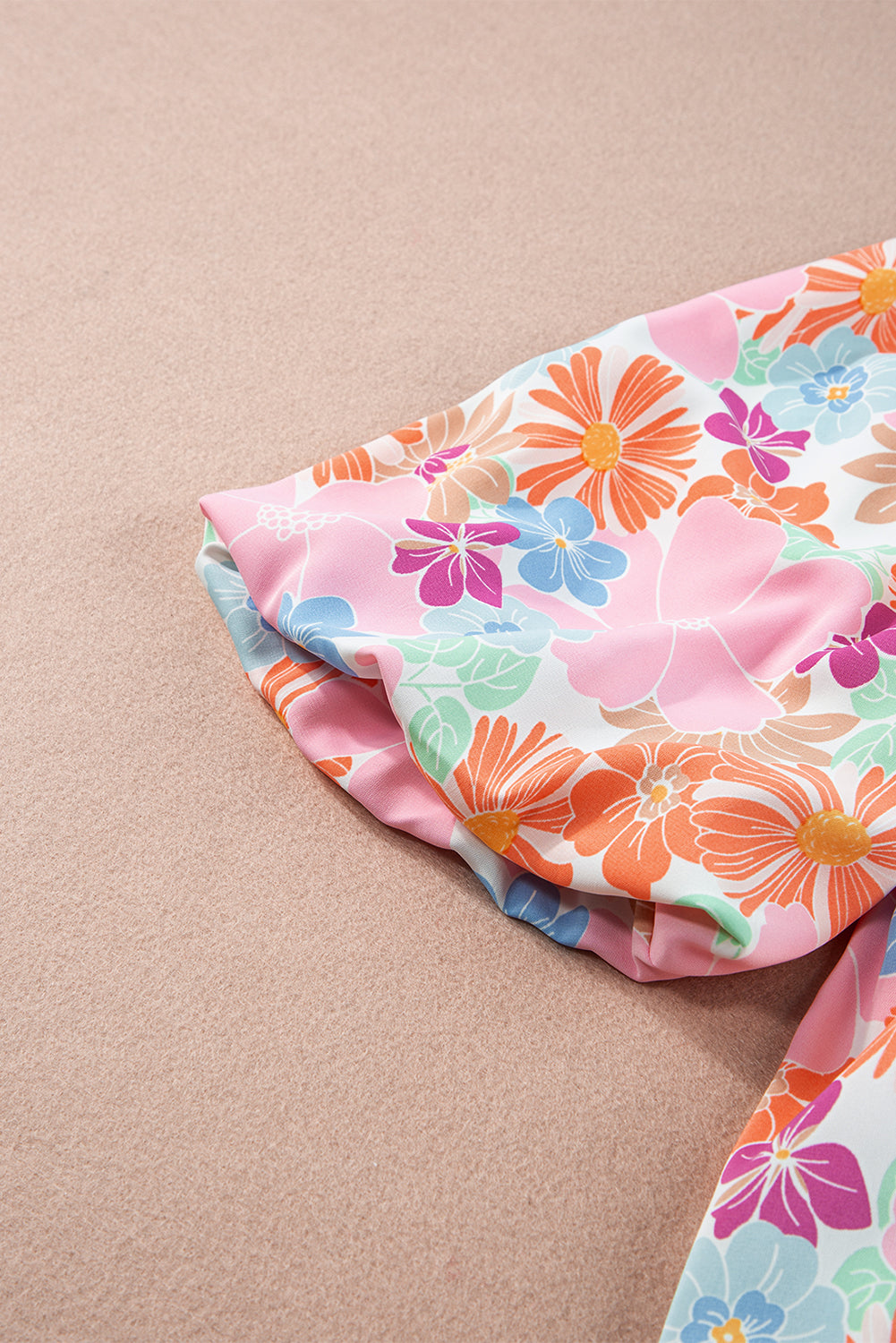 Chemisier babydoll rose à fleurs et manches bouffantes, col carré-A WOMAN WE LOVE