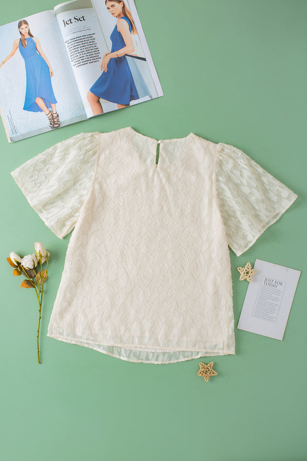 Chemisier beige élégant en jacquard à manches papillon-A WOMAN WE LOVE