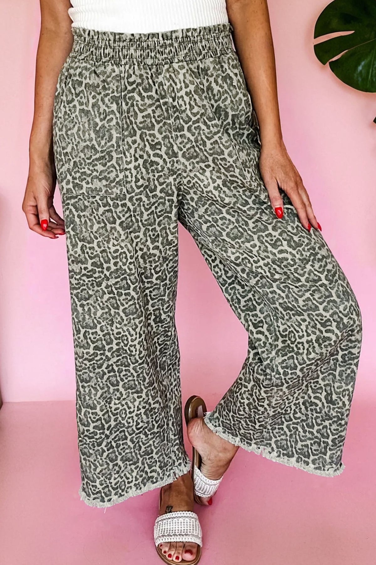 Jean ample marron à imprimé léopard et ourlet brut, taille élastique