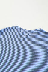 Mini-robe ample plissée taille haute à rayures bleu ciel