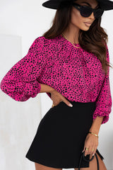 Blouse plissée à imprimé léopard rose avec trou de serrure-A WOMAN WE LOVE