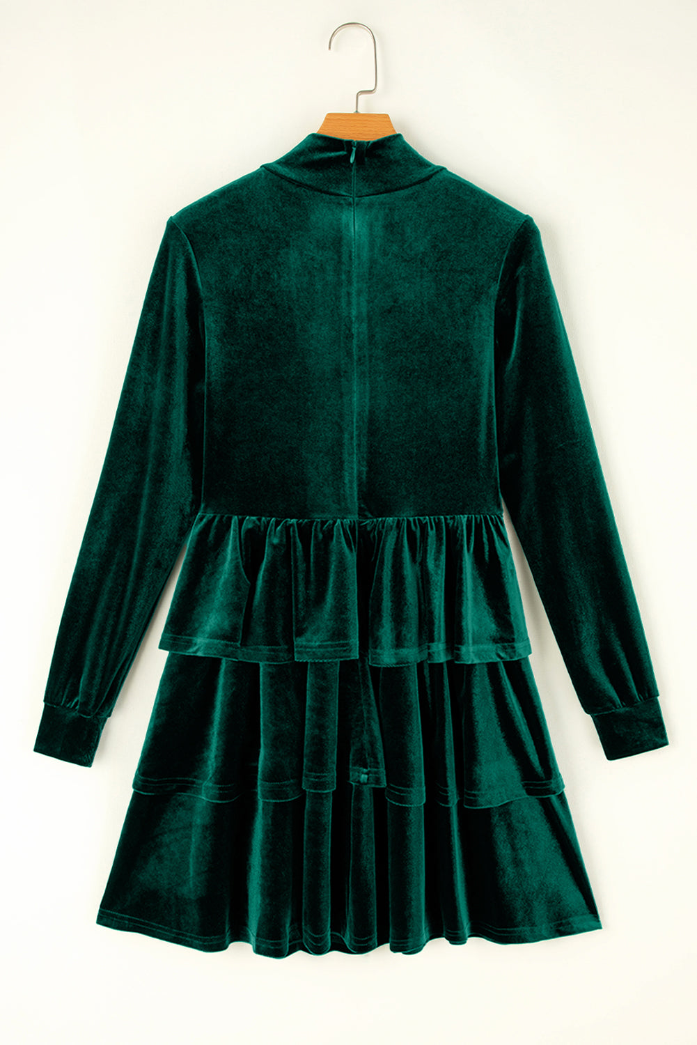 Evergreen - Mini-robe à volants et col montant en velours-A WOMAN WE LOVE