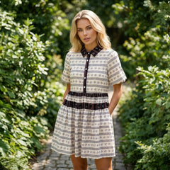 Robe évasée noire à manches bulles *