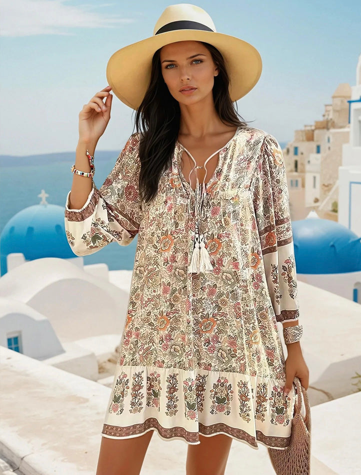 Amplio mini-hob con cuello en V con cordón de apriete *