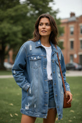 Veste longue en jean destroy avec broderies et message