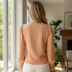 Chemisier jaune paille à col en V et revers froncés *